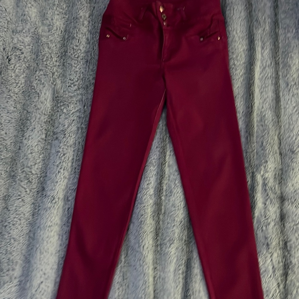 Red skinny B violet jeans size 16 makes booty lift up🤍